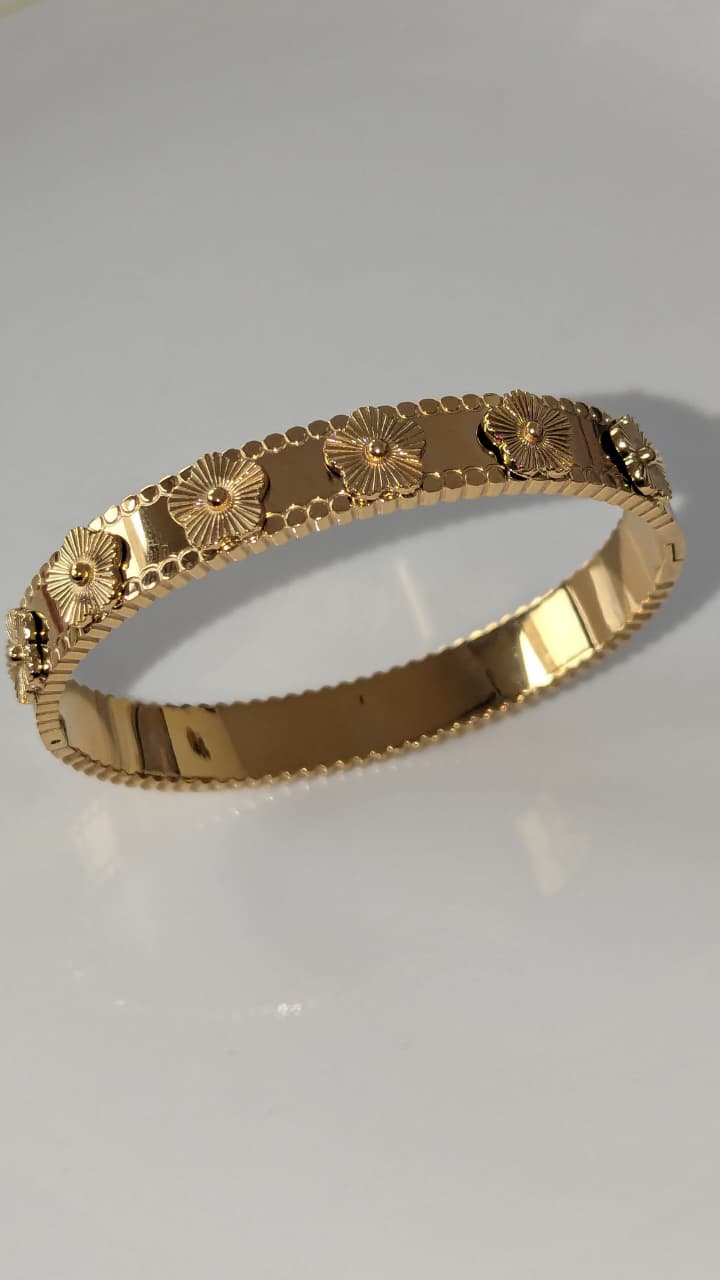 18K Gold Plated Floral Hand Cuff