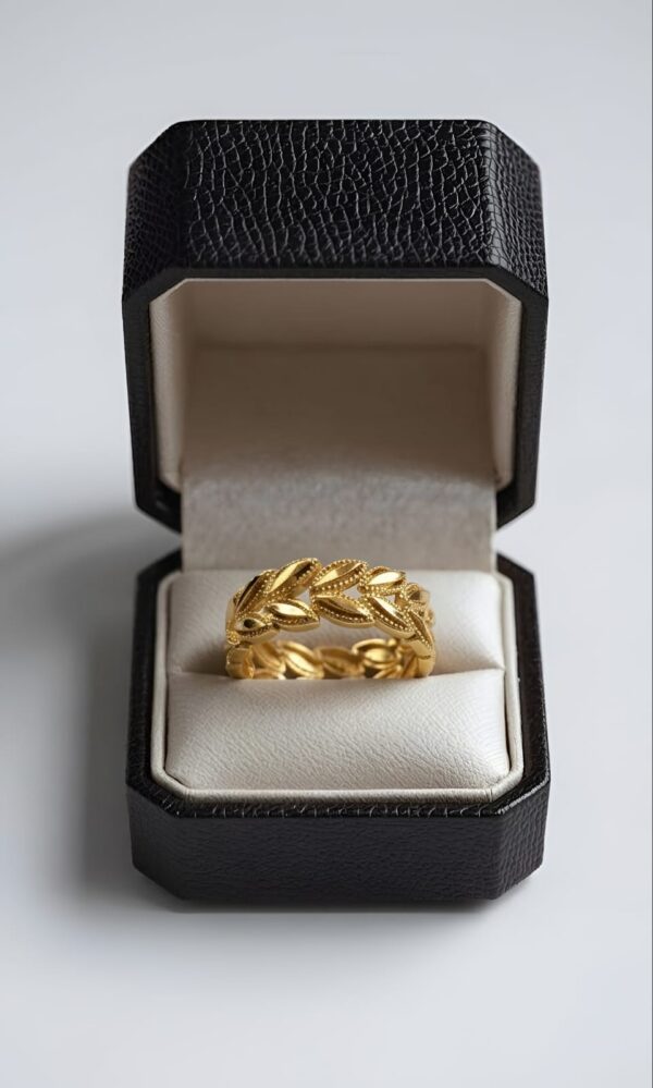 Elegant Golden Leaf Ring